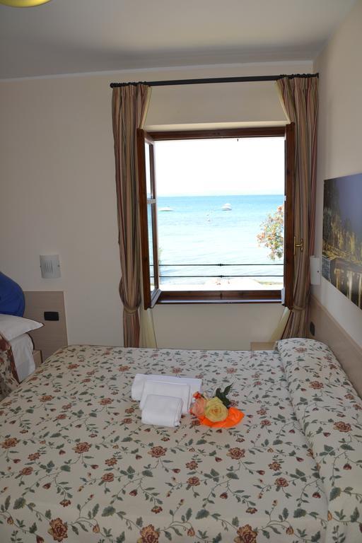 Locanda Le Palafitte Bardolino Værelse billede